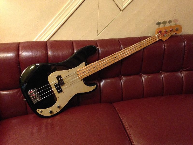 画像: Fender Mexico Classic Series 50's PRECISION BASS Black with Anodized Pickgaurd