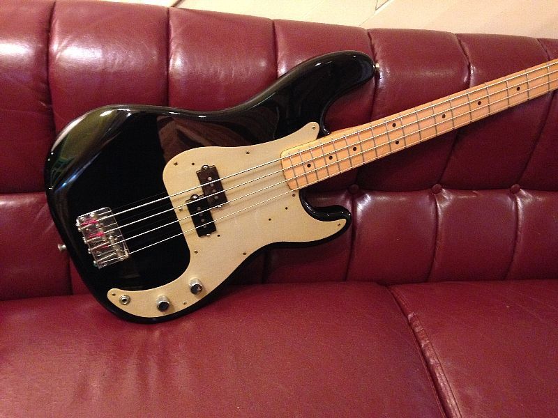 画像: Fender Mexico Classic Series 50's PRECISION BASS Black with Anodized Pickgaurd