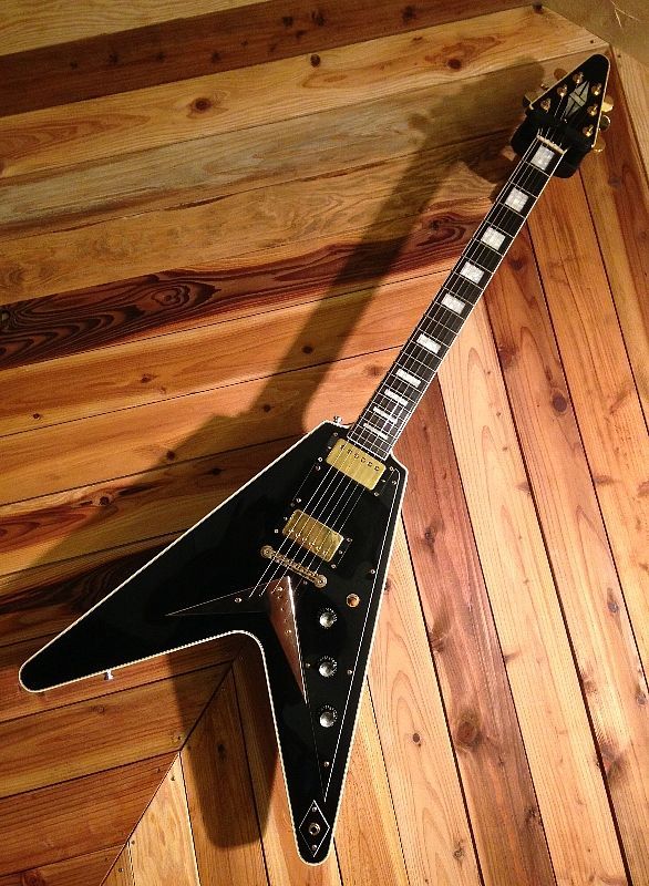 Bacchus BFV-CUSTOM BLACK MADE IN JAPAN - KATANA GUITARS