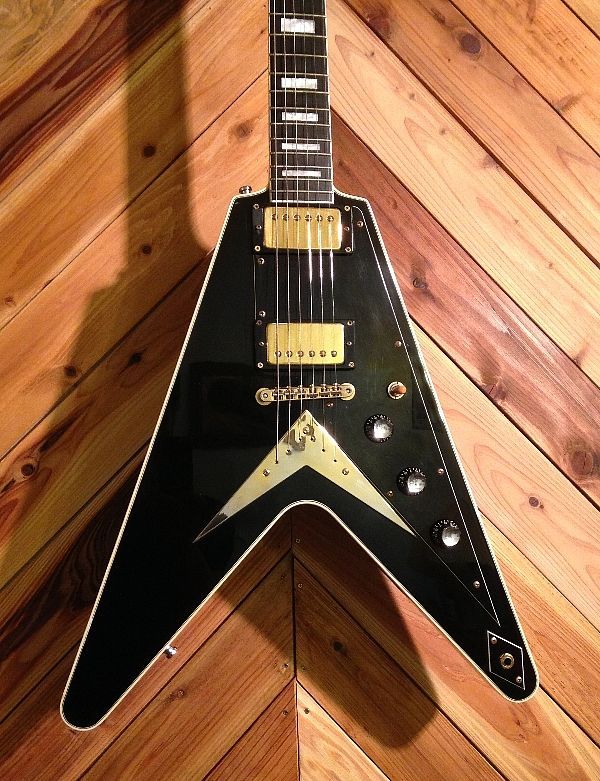 Bacchus BFV-CUSTOM BLACK MADE IN JAPAN - KATANA GUITARS